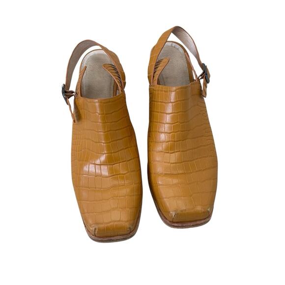 Intentionally Blank Honcho Mule Clogs Mustard Yellow, Size 11 - Picture 2 of 6